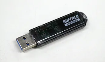USBメモリー